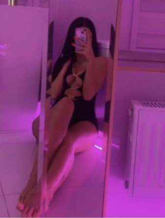 Девушка массажистка Кира, салон Кира